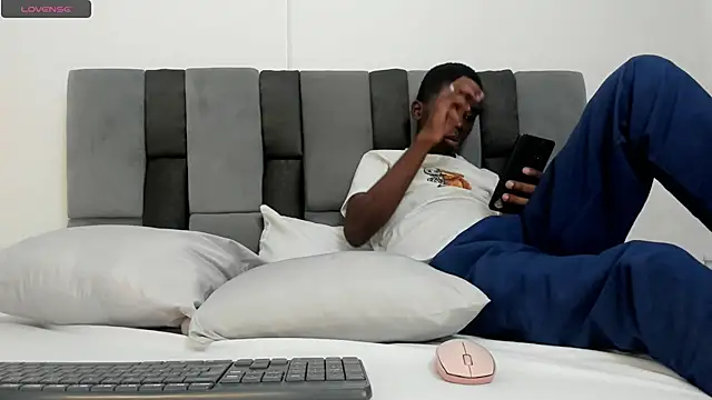 Snapshot of Alan_blacke chatting on September 10, 2025, 7:57 pm Alan blacke online show from September 10, 2025, 7:57 pm