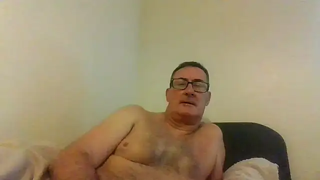 Snapshot of goldenman59 chatting on September 28, 2025, 1:07 pm goldenman59 online show from September 28, 2025, 1:07 pm