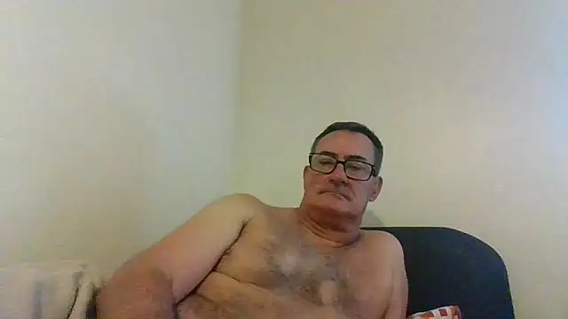 Snapshot of goldenman59 chatting on September 9, 2025, 1:42 pm goldenman59 online show from September 9, 2025, 1:42 pm