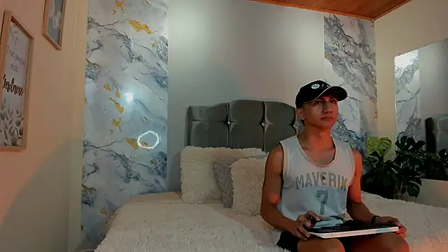 oliver mr  online show from January 9, 2026, 8:27 pm