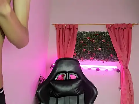 Snapshot of dylan_202520_ chatting on September 18, 2025, 11:24 am dylan 202520 online show from September 18, 2025, 11:24 am