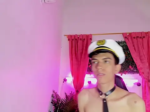 Snapshot of dylan_202520_ chatting on September 19, 2025, 11:36 am dylan 202520 online show from September 19, 2025, 11:36 am