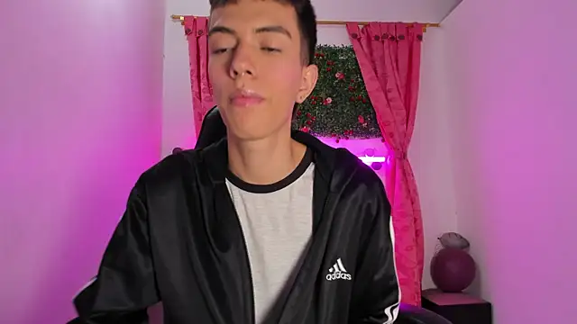 Snapshot of dylan_202520_ chatting on September 30, 2025, 11:38 am dylan 202520 online show from September 30, 2025, 11:38 am