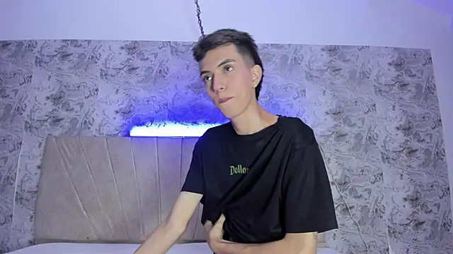 Snapshot of dylan_202520_ chatting on September 27, 2025, 11:38 am dylan 202520 online show from September 27, 2025, 11:38 am