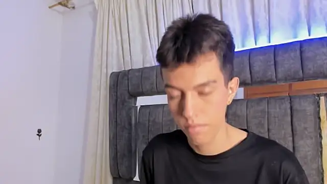 Snapshot of dylan_202520_ chatting on September 16, 2025, 11:33 am dylan 202520 online show from September 16, 2025, 11:33 am