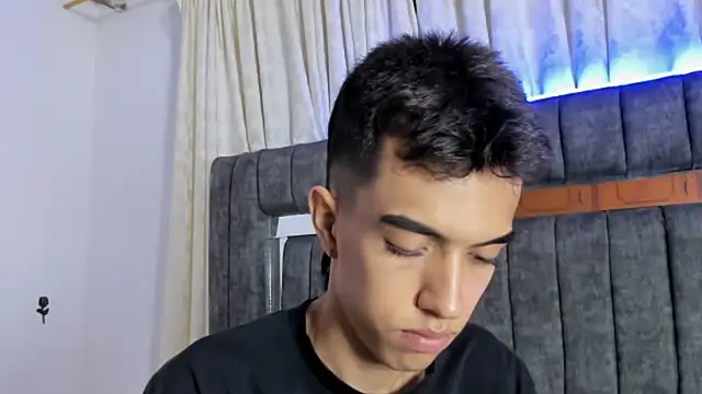 Snapshot of dylan_202520_ chatting on September 25, 2025, 11:27 am dylan 202520 online show from September 25, 2025, 11:27 am