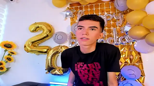 Snapshot of dylan_202520_ chatting on September 26, 2025, 11:39 am dylan 202520 online show from September 26, 2025, 11:39 am