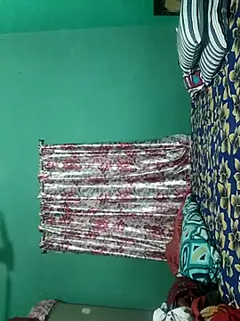 Snapshot of Moonshine07 chatting on February 3, 2026, 6:33 am Moonshine07 online show from February 3, 2026, 6:33 am