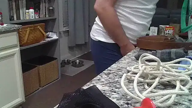 Snapshot of Slinkypoppet chatting on November 5, 2025, 11:52 pm Slinkypoppet online show from November 5, 2025, 11:52 pm