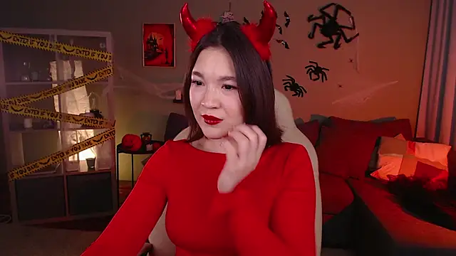 Halle Berrry online show from October 30, 2025, 2:04 pm