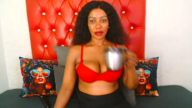 GaggingQueen32 online show from December 22, 2025, 3:28 am