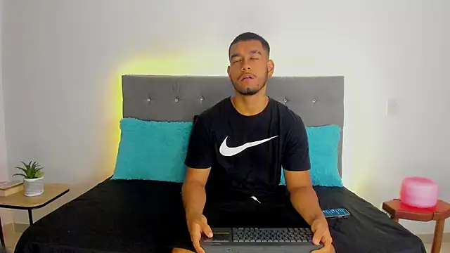  online show from November 5, 2025, 11:24 am