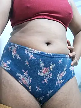 BeautyGirl sara online show from May 1, 2026, 1:05 pm