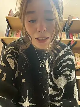 Mimiumuy online show from November 12, 2025, 4:22 pm