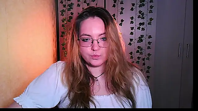 Snapshot of ZayaRush chatting on October 12, 2025, 11:33 am ZayaRush online show from October 12, 2025, 11:33 am