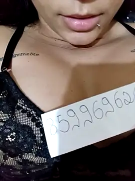 clarinha2 online show from October 3, 2025, 1:09 am