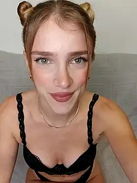 TeaseRosie online show from October 5, 2025, 3:03 pm