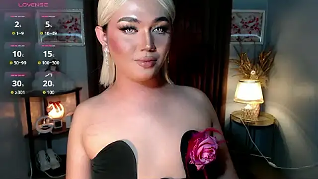 Snapshot of Kayiejuan_69 chatting on October 8, 2025, 11:49 pm Kayiejuan 69 online show from October 8, 2025, 11:49 pm