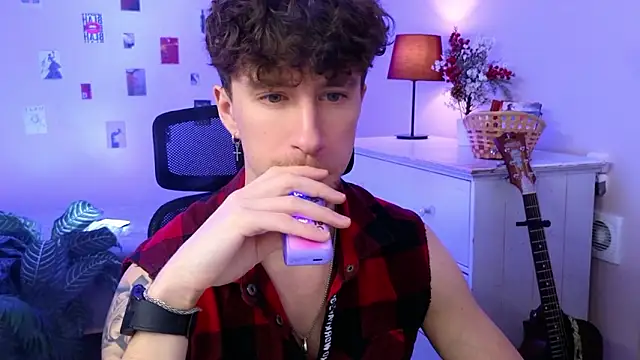 Snapshot of mark_caron chatting on March 18, 2026, 7:59 pm mark caron online show from March 18, 2026, 7:59 pm