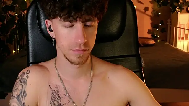 Snapshot of mark_caron chatting on April 6, 2026, 4:46 am mark caron online show from April 6, 2026, 4:46 am