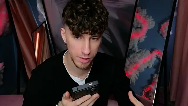 Snapshot of mark_caron chatting on March 29, 2026, 5:42 am mark caron online show from March 29, 2026, 5:42 am