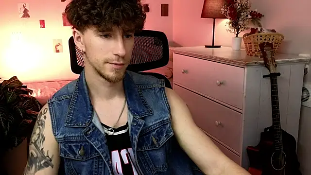 Snapshot of mark_caron chatting on April 16, 2026, 8:09 pm mark caron online show from April 16, 2026, 8:09 pm