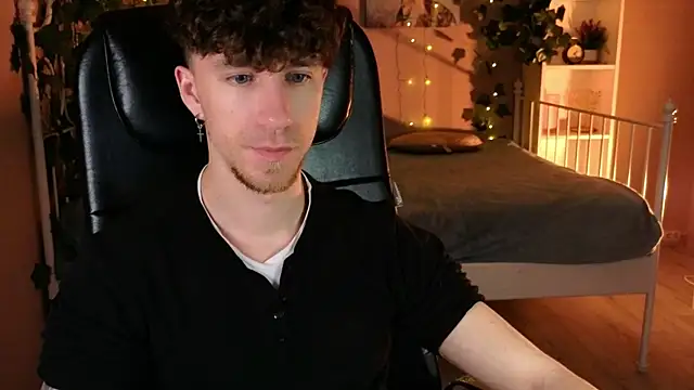 Snapshot of mark_caron chatting on April 6, 2026, 1:12 am mark caron online show from April 6, 2026, 1:12 am