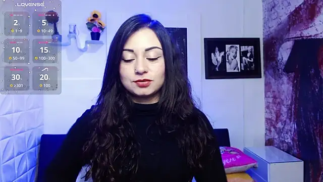 Snapshot of Eva_Roussell chatting on October 25, 2025, 2:39 pm Eva Roussell online show from October 25, 2025, 2:39 pm