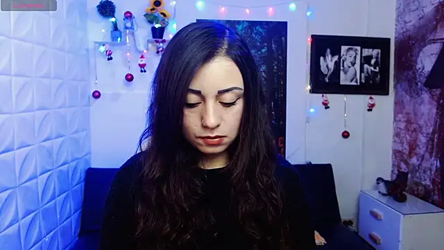 Snapshot of Eva_Roussell chatting on December 22, 2025, 2:50 pm Eva Roussell online show from December 22, 2025, 2:50 pm