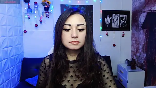 Snapshot of Eva_Roussell chatting on December 19, 2025, 2:41 pm Eva Roussell online show from December 19, 2025, 2:41 pm