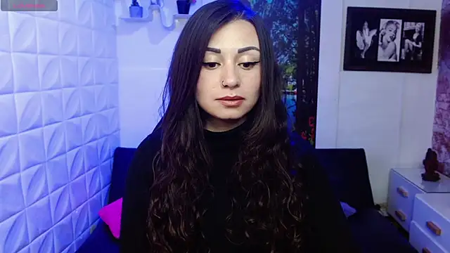 Snapshot of Eva_Roussell chatting on December 2, 2025, 6:20 pm Eva Roussell online show from December 2, 2025, 6:20 pm