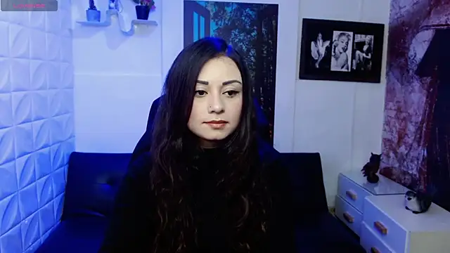 Snapshot of Eva_Roussell chatting on November 21, 2025, 2:27 pm Eva Roussell online show from November 21, 2025, 2:27 pm