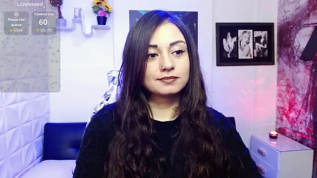 Snapshot of Eva_Roussell chatting on October 21, 2025, 2:27 pm Eva Roussell online show from October 21, 2025, 2:27 pm