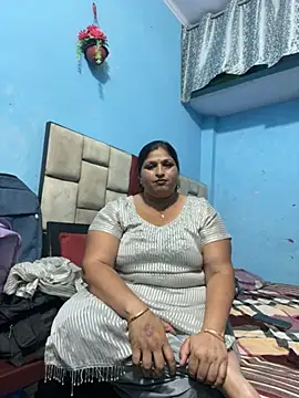 hotymarry online show from May 25, 2026, 7:51 am