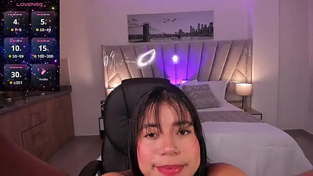 issi loren online show from April 13, 2026, 11:58 am