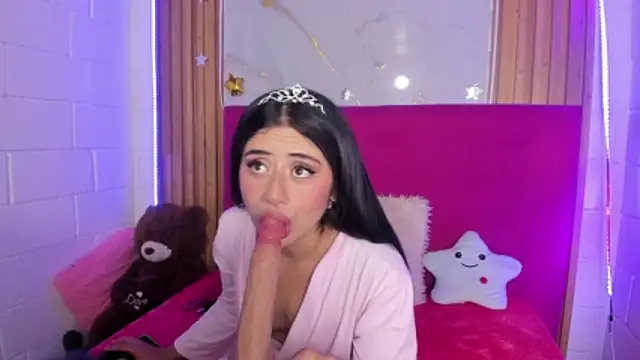 CandyMoon mc online show from October 25, 2025, 12:04 pm