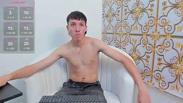 LittleDanny  online show from October 24, 2025, 5:56 pm