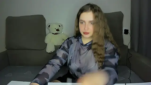 Snapshot of yourgem__ chatting on April 5, 2026, 2:57 pm yourgem online show from April 5, 2026, 2:57 pm
