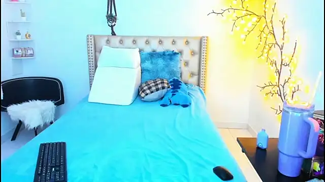 LenaStylesOA online show from September 24, 2025, 8:37 pm