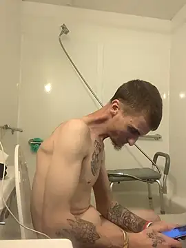 jizzyglizzy92 online show from April 19, 2026, 4:46 am