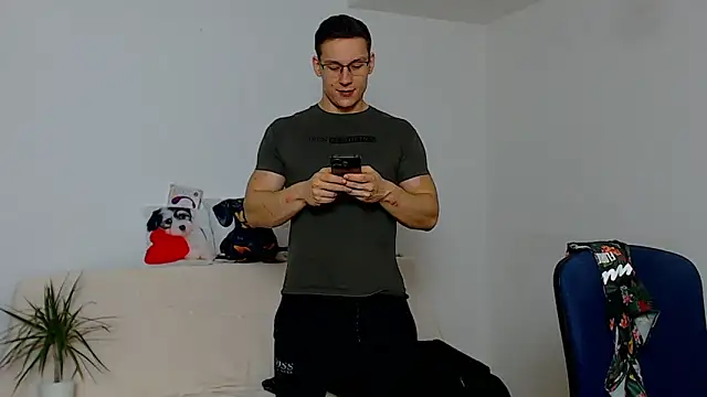 ZeinMiracles online show from November 10, 2025, 8:58 pm