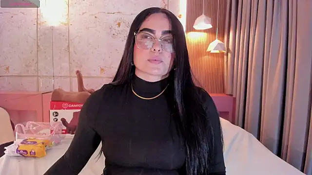 sofiiacarson online show from June 1, 2026, 7:46 pm