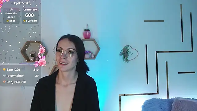 AuroraHans1 online show from April 6, 2026, 4:46 am