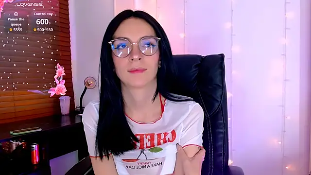 AuroraHans1 online show from October 17, 2025, 10:11 pm