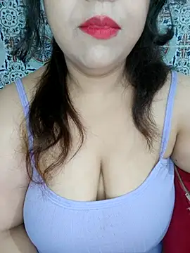 Snapshot of Hot-lino chatting on August 1, 2026, 3:15 am Hot-lino online show from August 1, 2026, 3:15 am