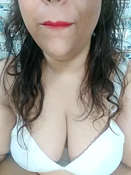 Snapshot of Hot-lino chatting on July 10, 2026, 12:43 am Hot-lino online show from July 10, 2026, 12:43 am