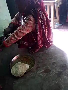 Snapshot of parmila203 chatting on February 8, 2026, 2:42 am parmila203 online show from February 8, 2026, 2:42 am