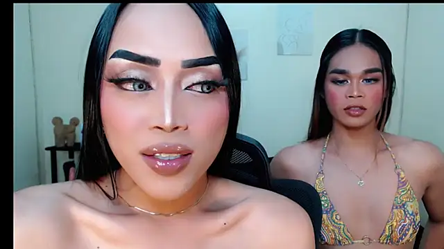 Snapshot of Lessandra_Lust chatting on September 22, 2025, 4:24 pm Lessandra Lust online show from September 22, 2025, 4:24 pm