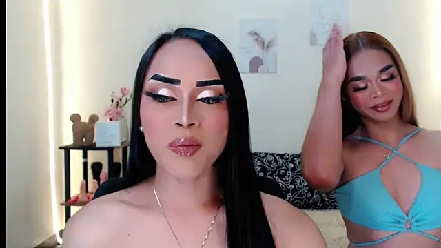 Snapshot of Lessandra_Lust chatting on October 2, 2025, 6:50 am Lessandra Lust online show from October 2, 2025, 6:50 am