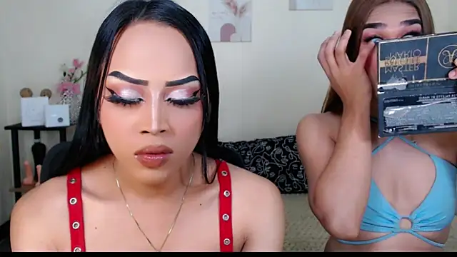 Snapshot of Lessandra_Lust chatting on October 17, 2025, 12:36 am Lessandra Lust online show from October 17, 2025, 12:36 am